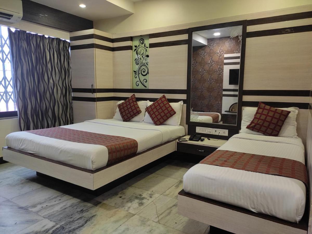 Hotel Oc Residency Mumbai Exteriör bild