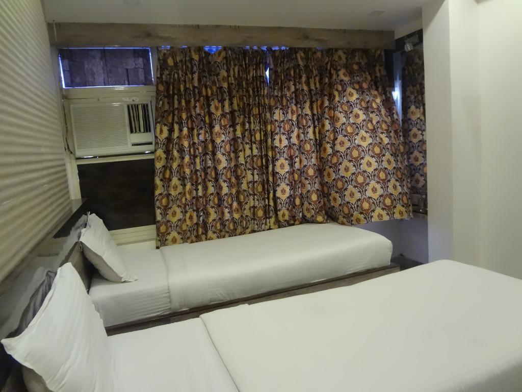 Hotel Oc Residency Mumbai Exteriör bild
