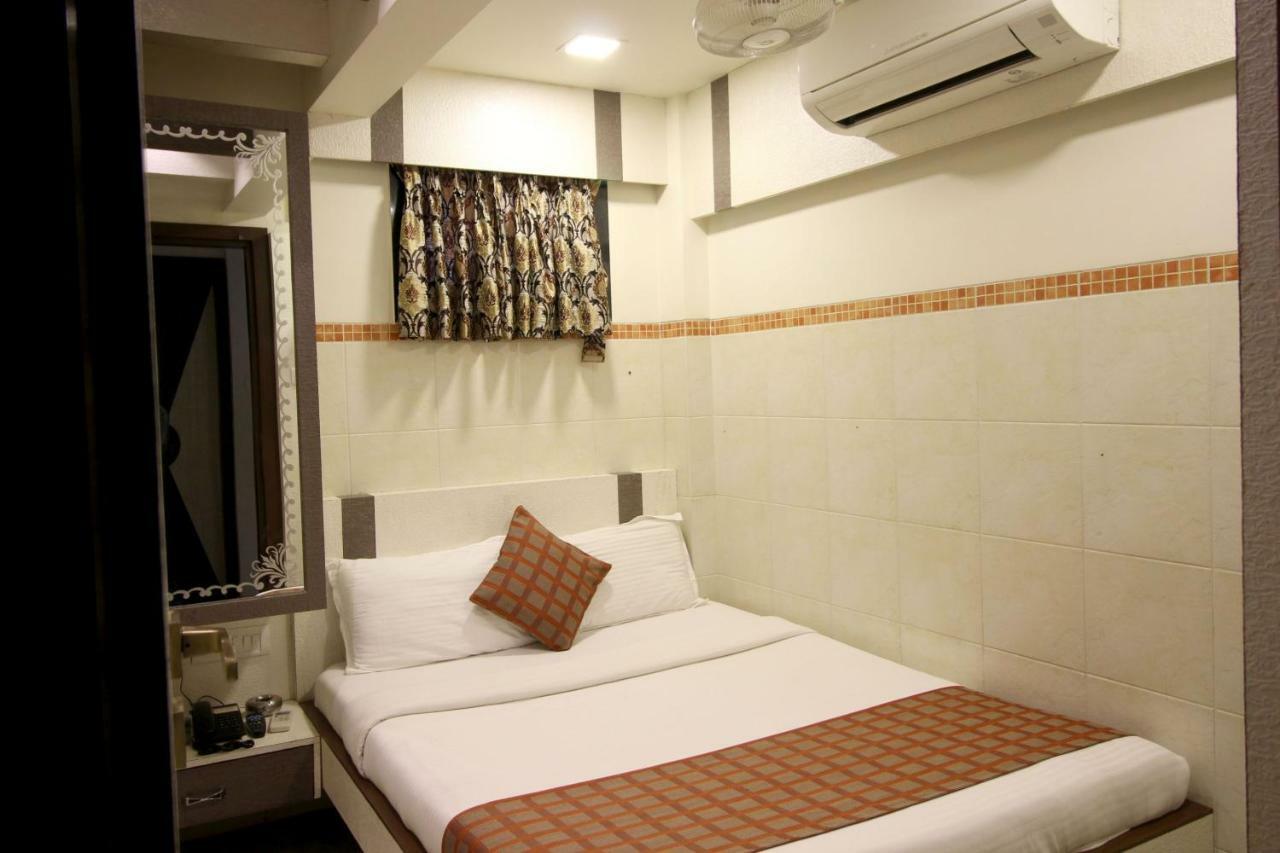 Hotel Oc Residency Mumbai Exteriör bild