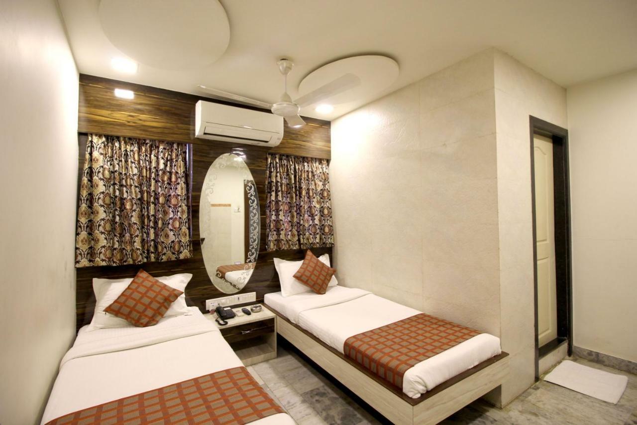 Hotel Oc Residency Mumbai Exteriör bild