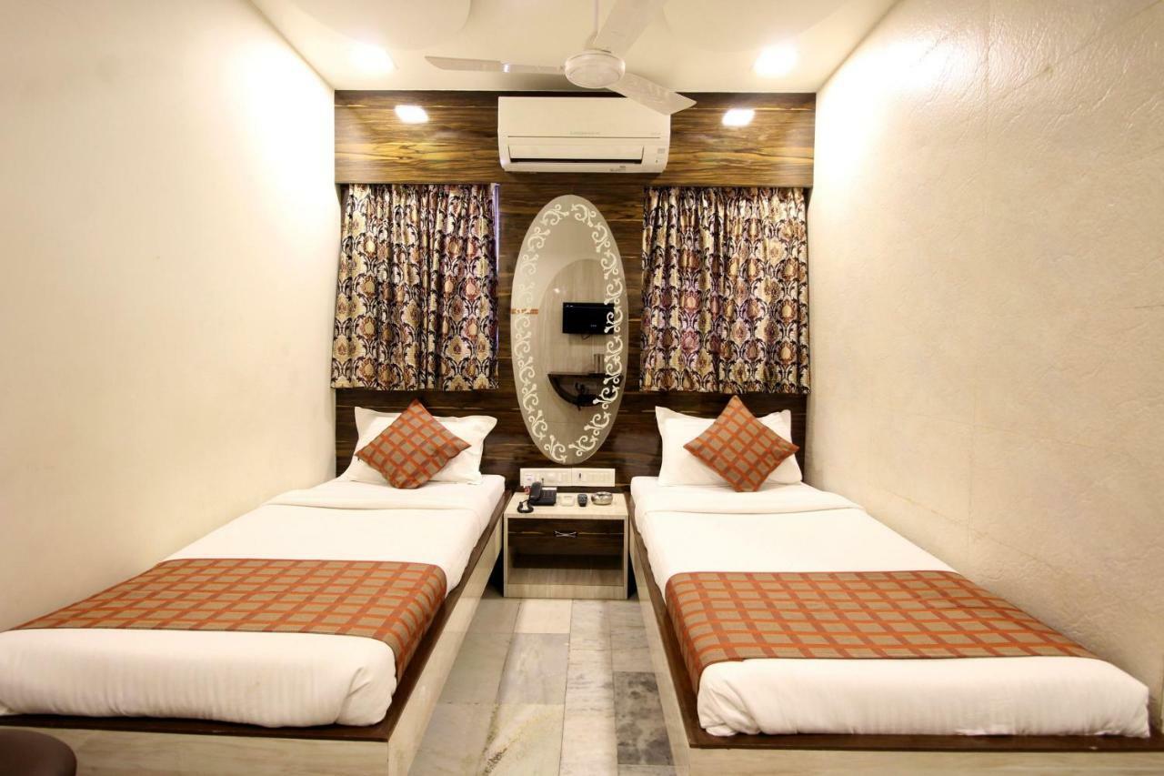 Hotel Oc Residency Mumbai Exteriör bild